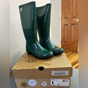 NWT UGG rain boots